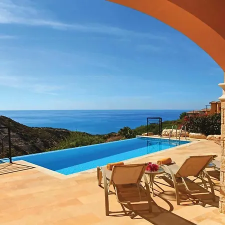 Theseus Village Te02